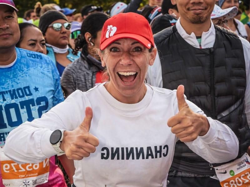 钱宁·穆勒(Channing Muller)在没有任何主要危险因素的情况下躲过了两次心脏病发作. Since then, she has finished eight marathons. (Photo courtesy of Channing Muller)
